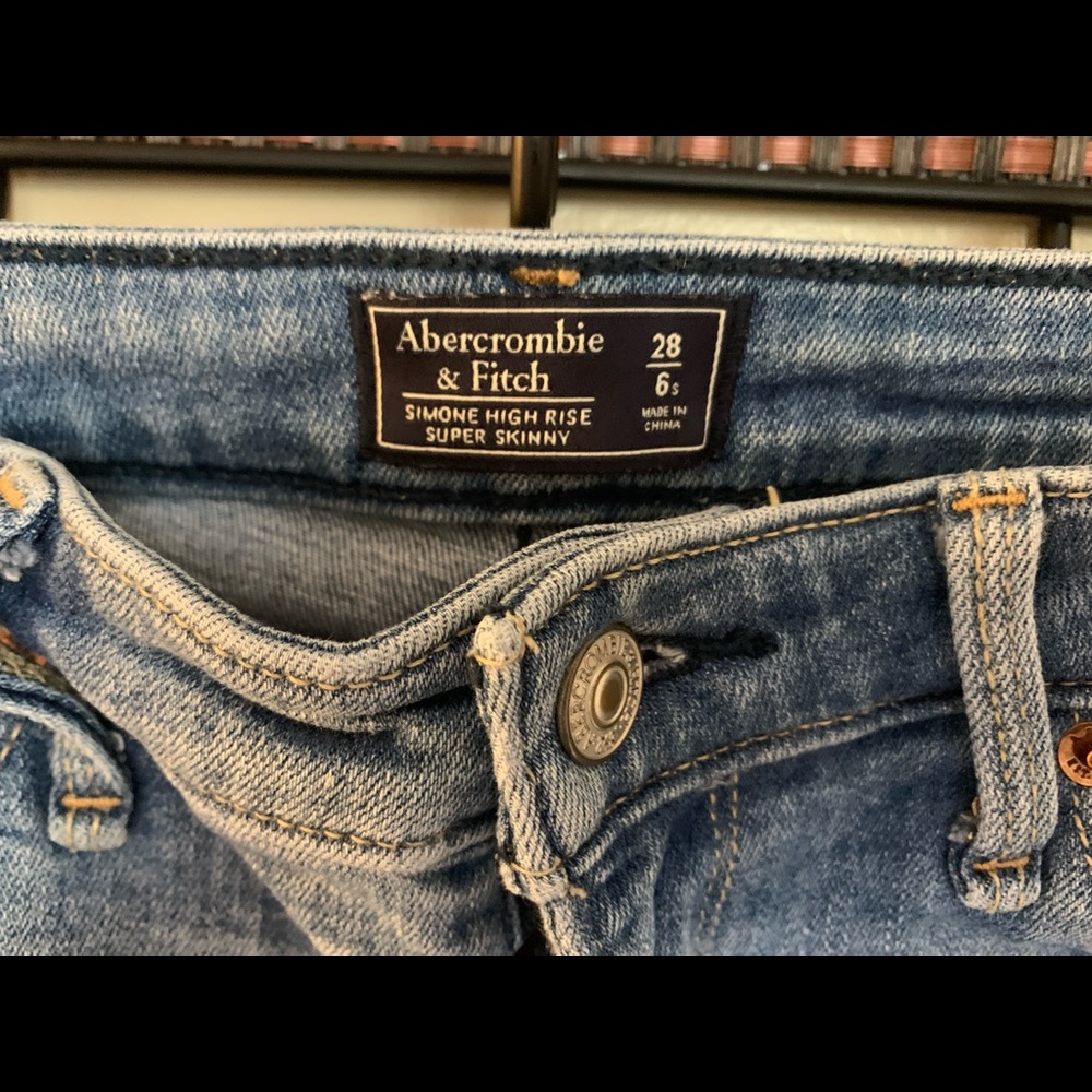Abercrombie & Fitch Women’s High Rise Super Skinny Jeans